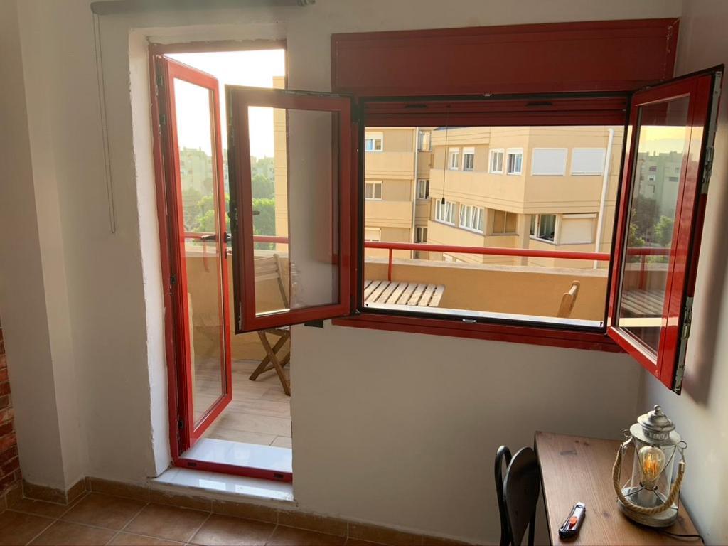 Room In A Shared Apartment Touching The Border :) La Línea de la Concepción Zewnętrze zdjęcie